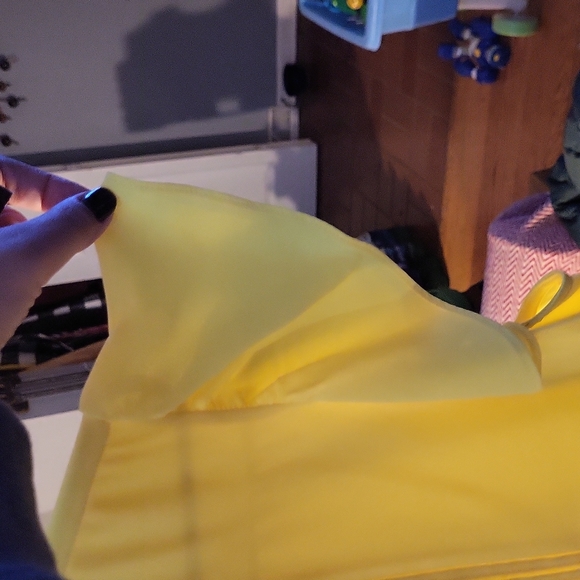 Yellow Blouse - Picture 3 of 4